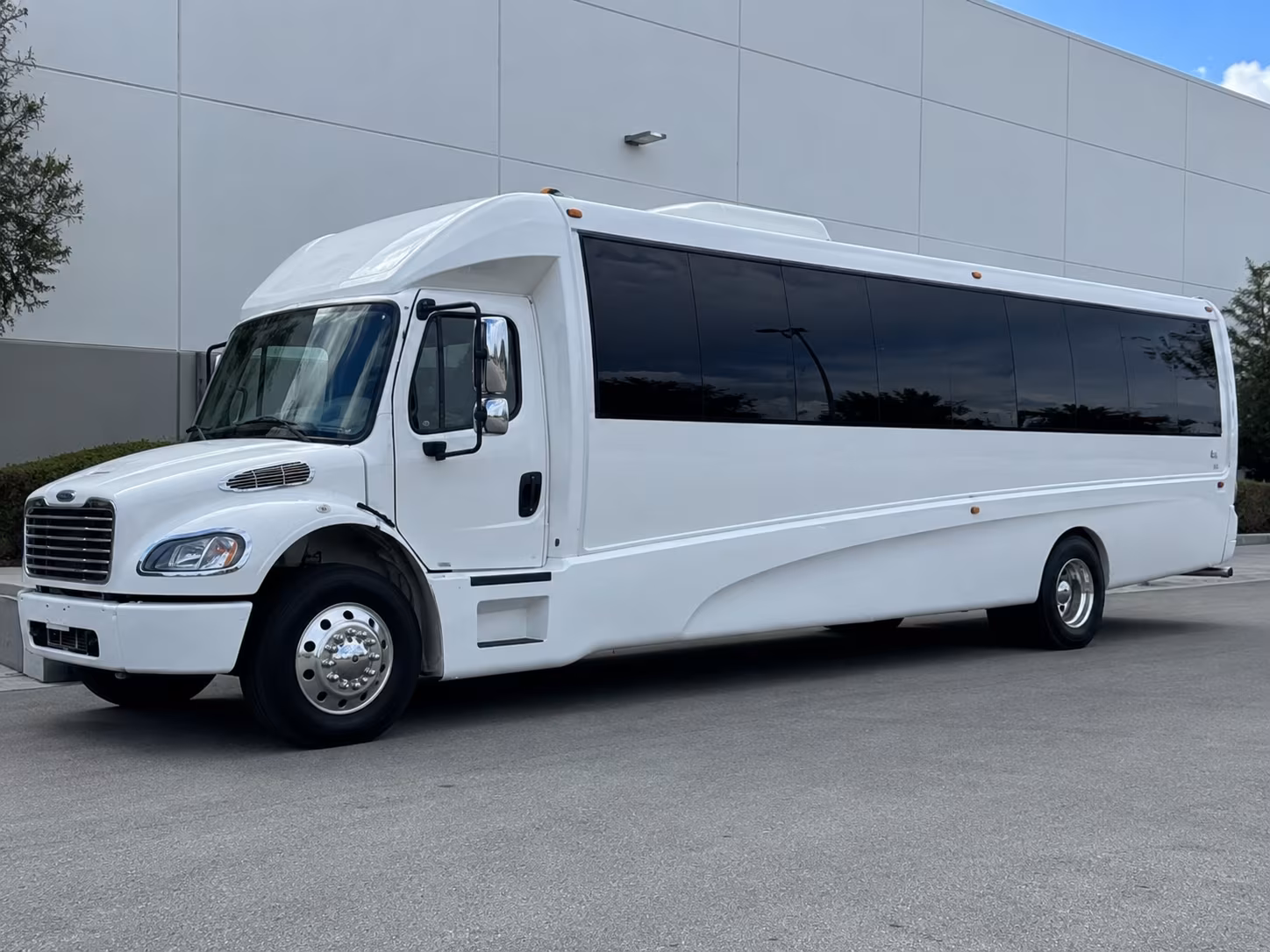Fort Collins Birthday, Sweet 16, & Quinceañera Transportation party bus exterior