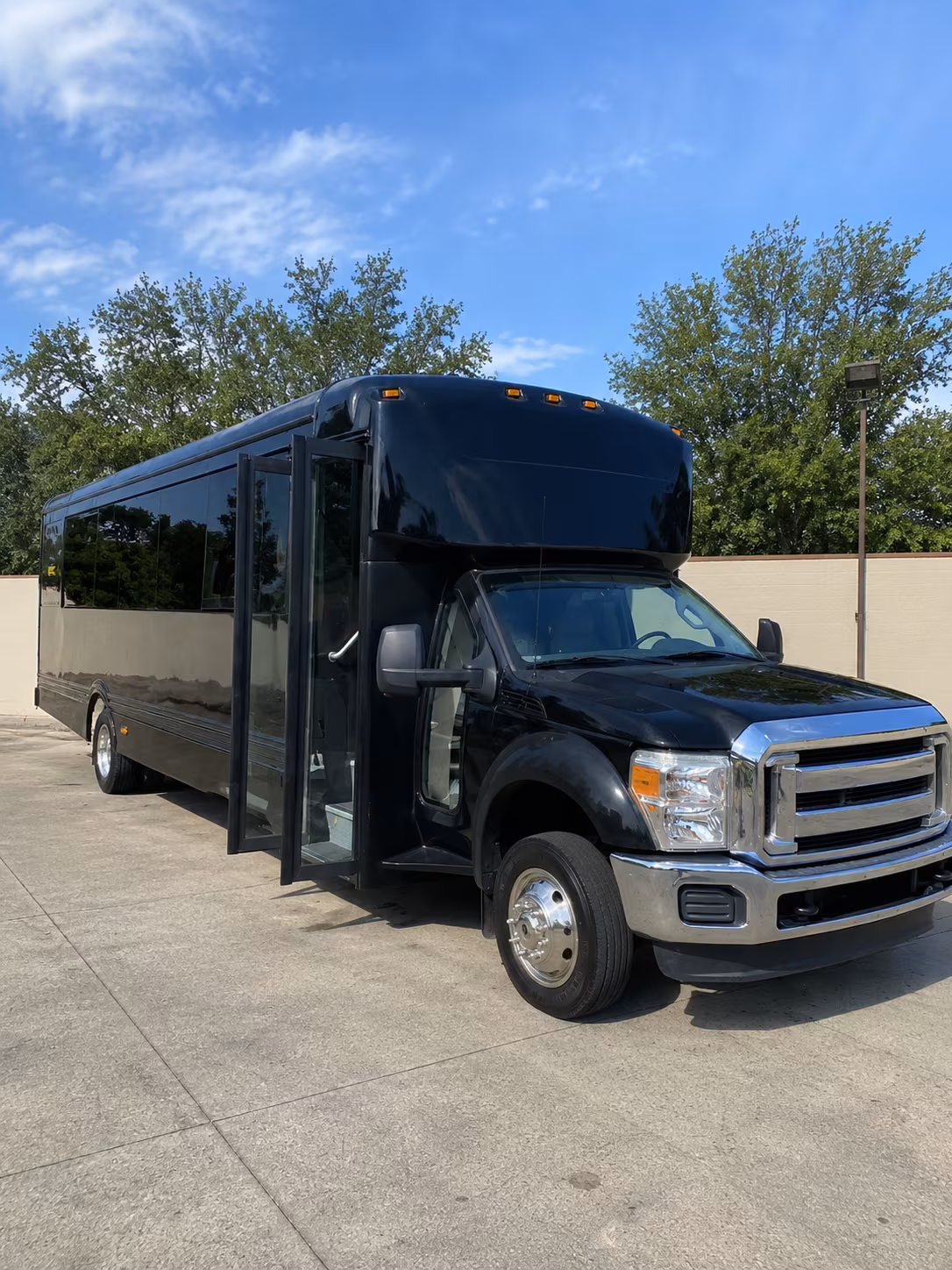 Fort Collins Winery Tour & Pub Crawl Transportation pickup coordination